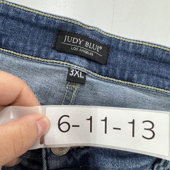Judy Blue Denim Shorts Womens 3XL Blue Bermuda Cuffed Stretch Zip Fly JB15226LT - Picture 3 of 7